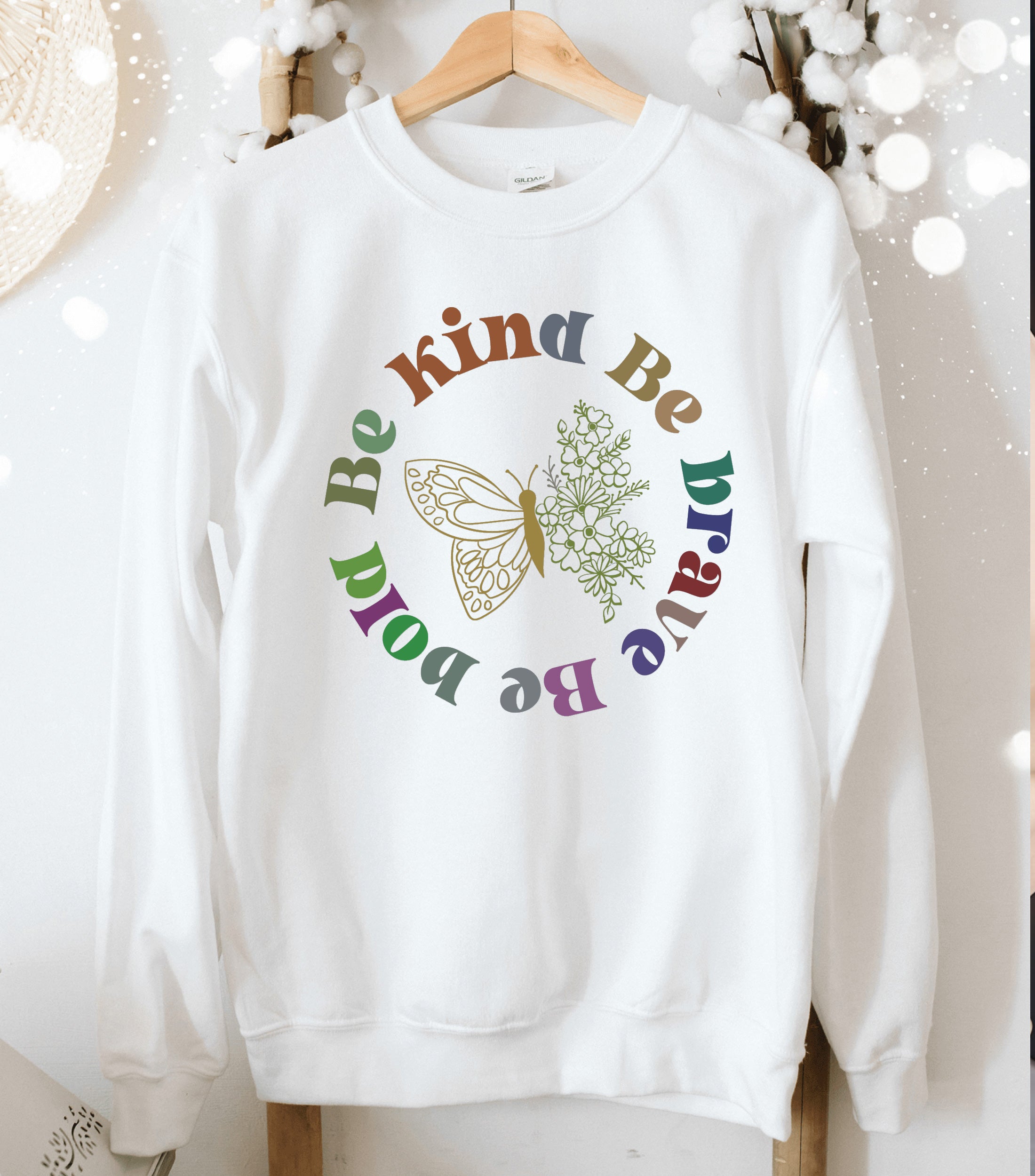 Be Kind, Be Brave, Be Bold Motivational Sweatshirt – Inspirational Quote Cozy Sweatshirt for Confidence & Positivity | Perfect Gift for All